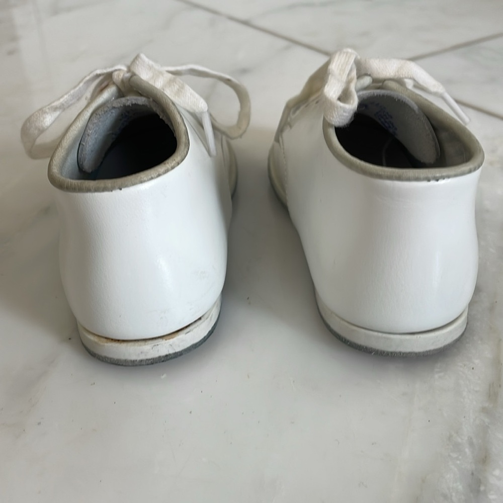 Stride Rite, traditional white leather baby infant shoe size 4.5 good condition - Picture 4 of 9